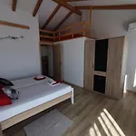 House Mare Selce