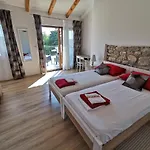 Villa House Mare Selce