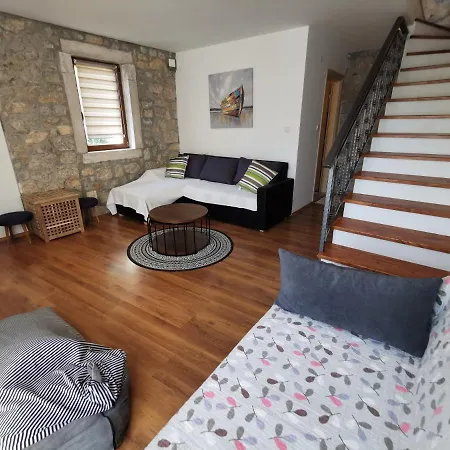 House Mare Selce