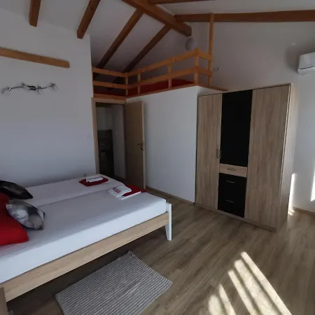 House Mare Selce